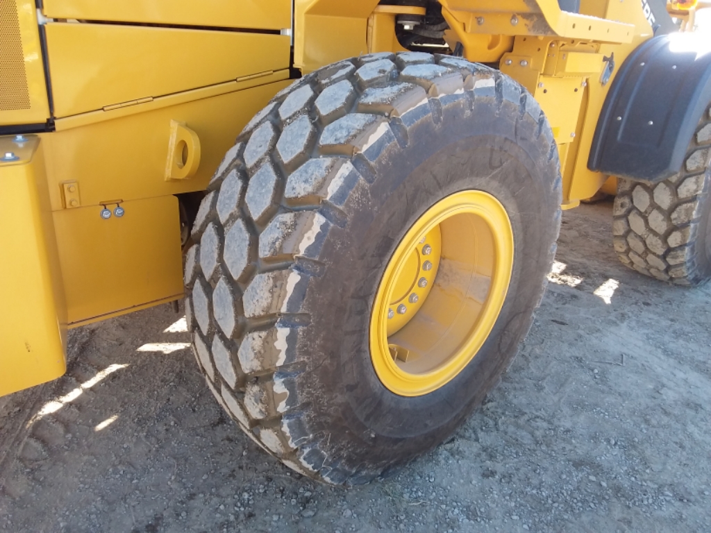 2019 John Deere 524L Image 15