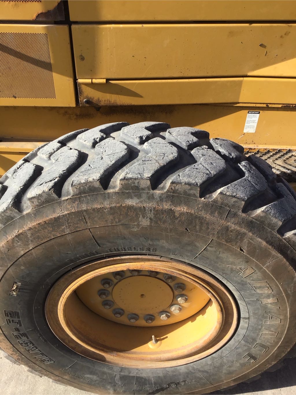 2016 John Deere 672GP Image 23