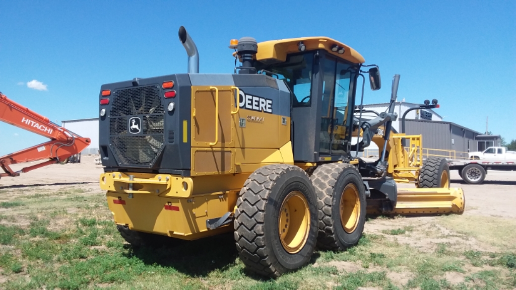 2014 John Deere 770G Image 6