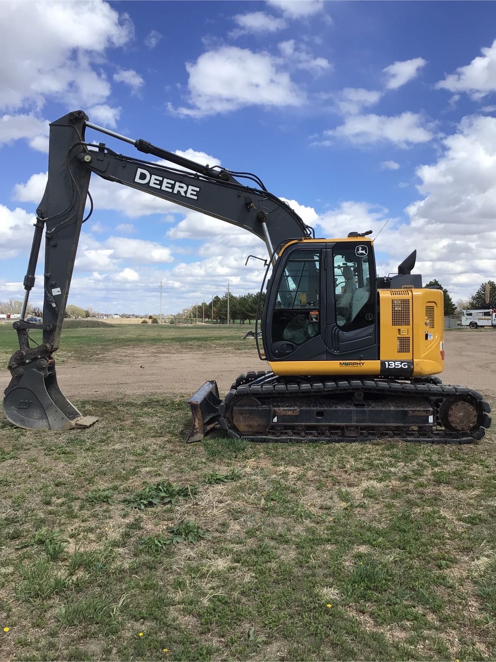 2020 John Deere 135G Image 3