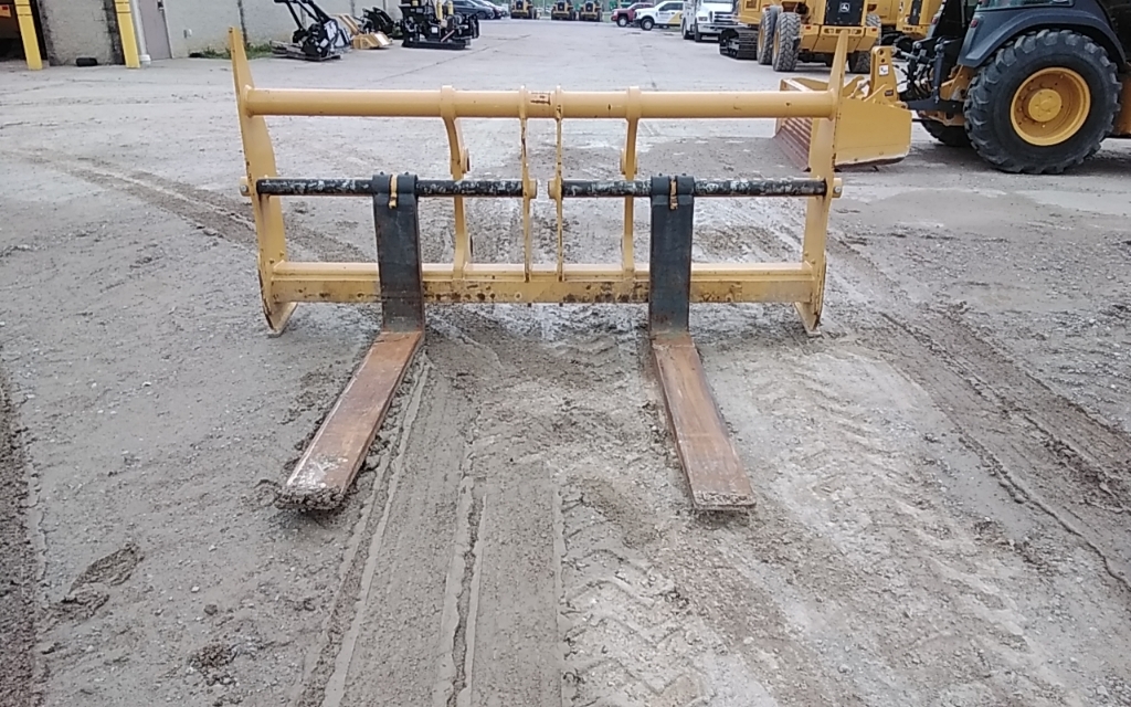 John Deere 524L  Fork Set Image 3