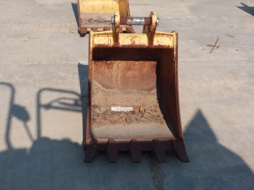 2017 John Deere 410  Bucket Image 1