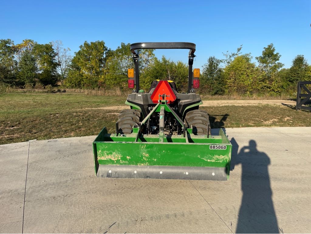 2022 John Deere 3025E Image 5