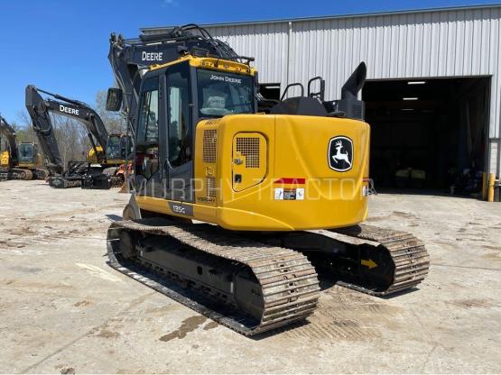 2021 John Deere 135G photo 4