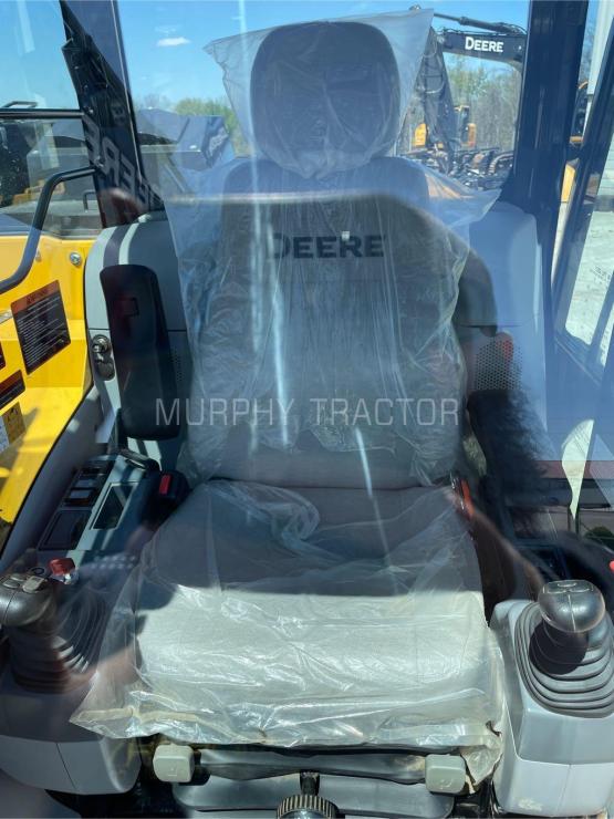 2021 John Deere 135G photo 12