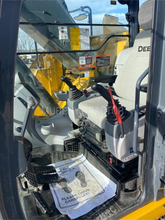 2022 John Deere 245G — 555 47650.17409