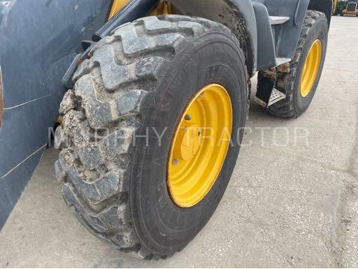 2019 John Deere 344L photo 6