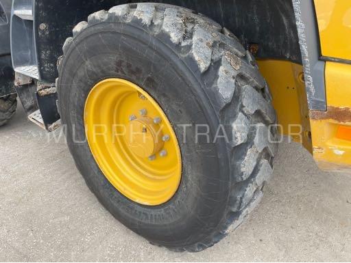 2019 John Deere 344L photo 9