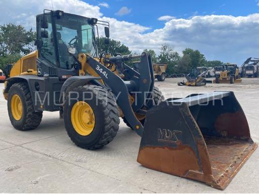 2019 John Deere 344L photo 14