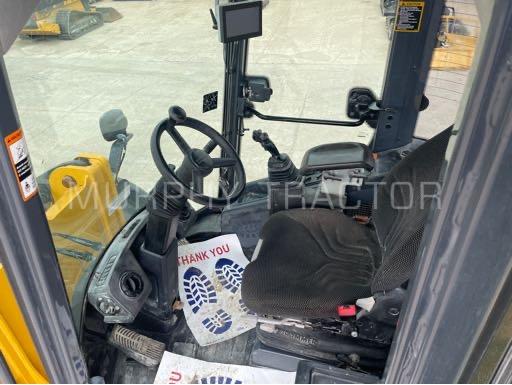 2019 John Deere 344L photo 3