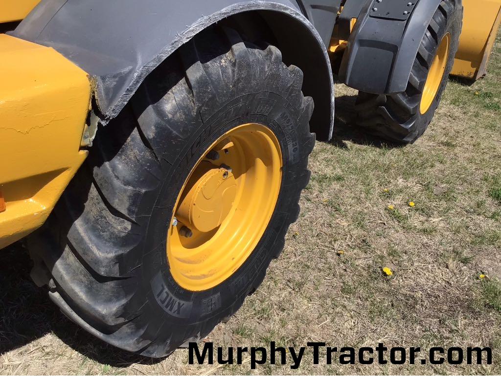 2022 John Deere 324L Image 12