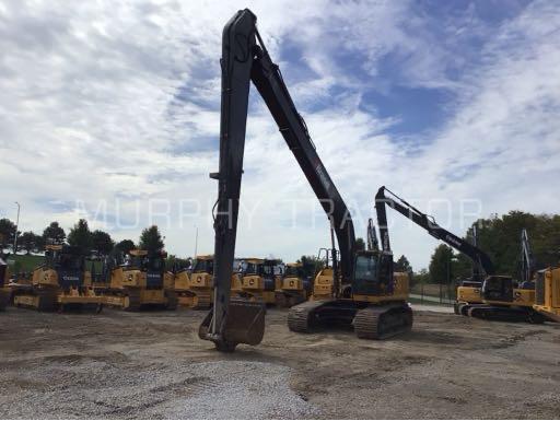 2023 John Deere 300 P photo 1