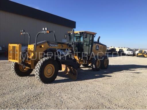 2023 John Deere 672G photo 3