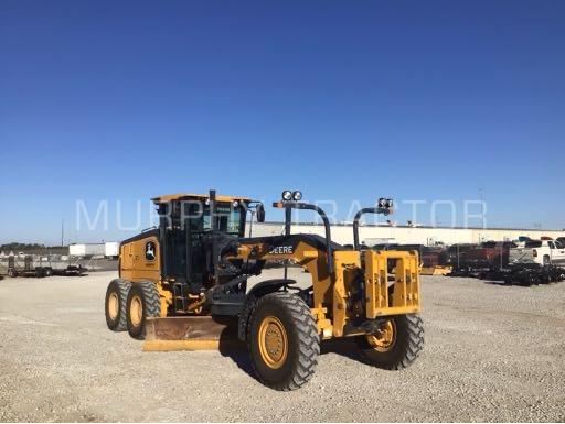 2023 John Deere 672G photo 9