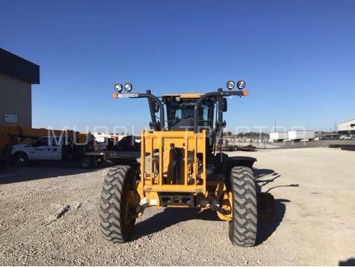 2023 John Deere 672G photo 10