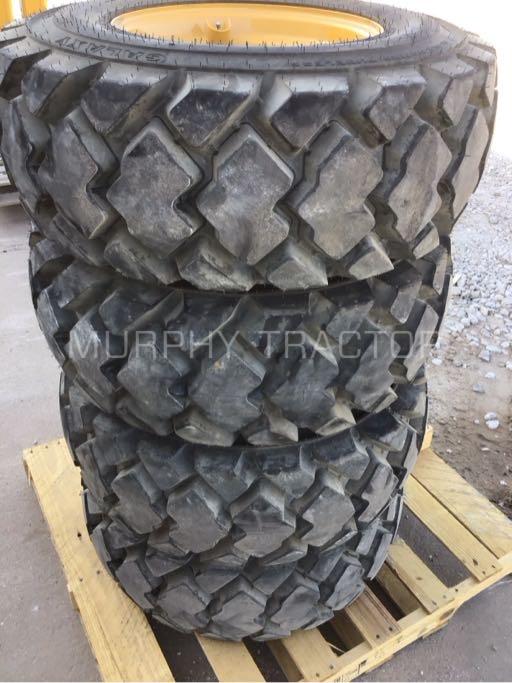 2024 John Deere 324G  Tires Image 4