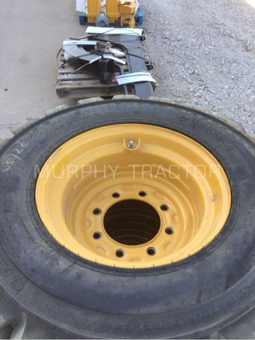 2024 John Deere 324G  Tires Image 5