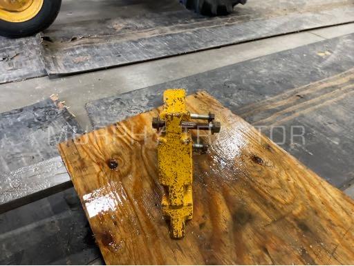 John Deere 333G Counterweight — 555 50145.15388