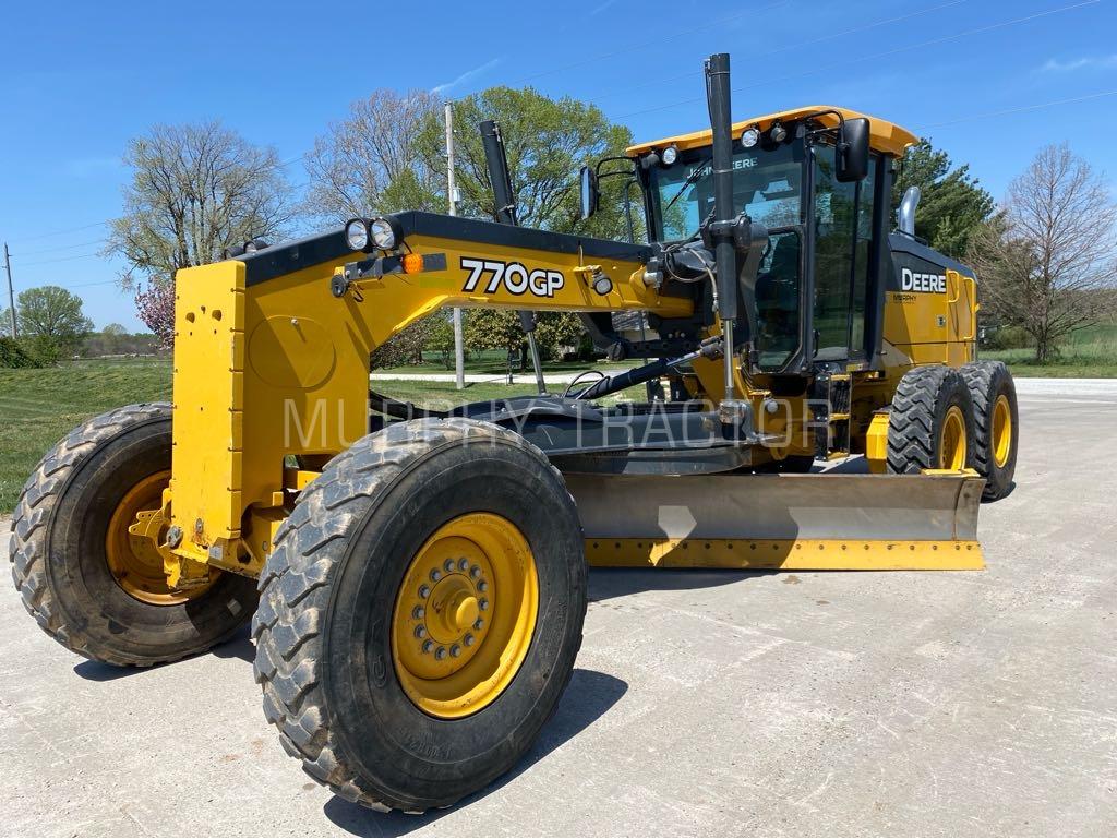 2020 John Deere 770GP Image 1