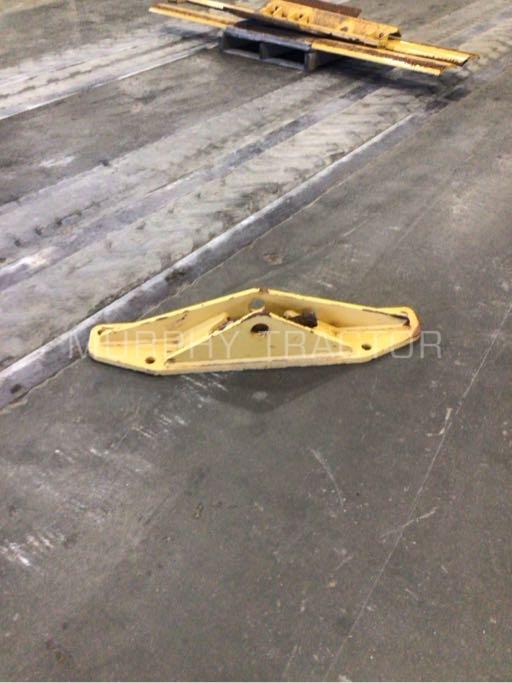 John Deere G Series Grader Rear Hitch — 555 50253.15576