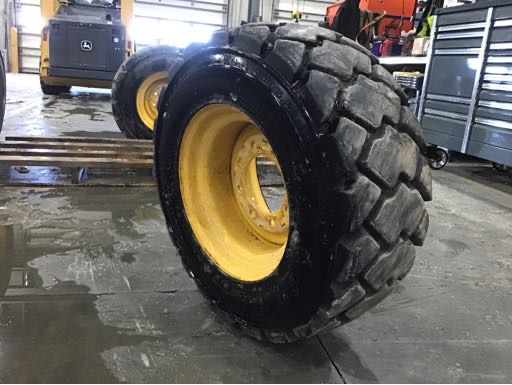 2024 Galaxy 324G Tires and Wheels Image 1