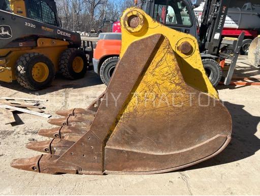 John Deere 470G 42″ Bucket — 555 50742.15388
