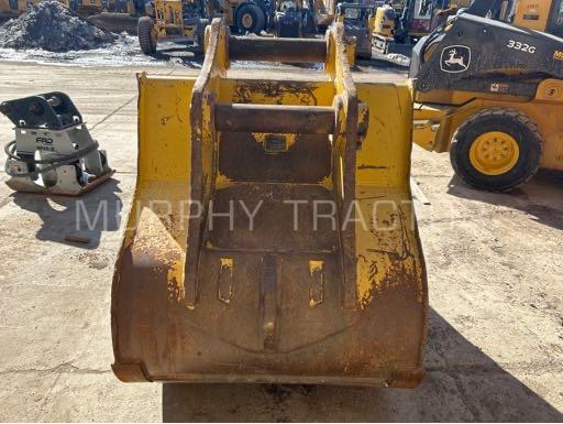 John Deere 470G 42″ Bucket — 555 50742.15576