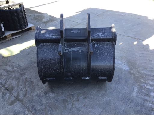 2025 John Deere 30″ 50 P EXC Bucket photo 5