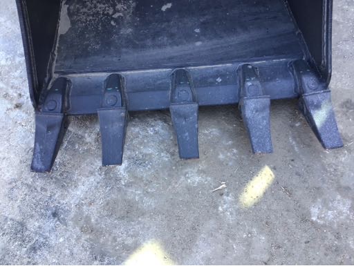 2025 John Deere 30″ 50 P EXC Bucket photo 8