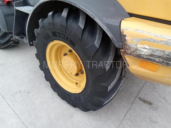 2023 John Deere 244L photo 9