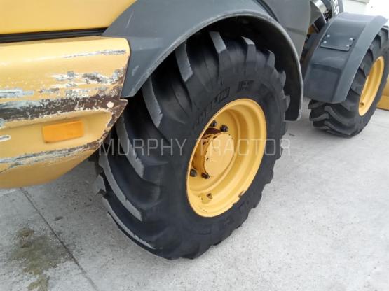 2023 John Deere 244L photo 12