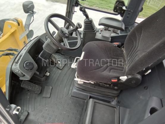 2023 John Deere 244L photo 3