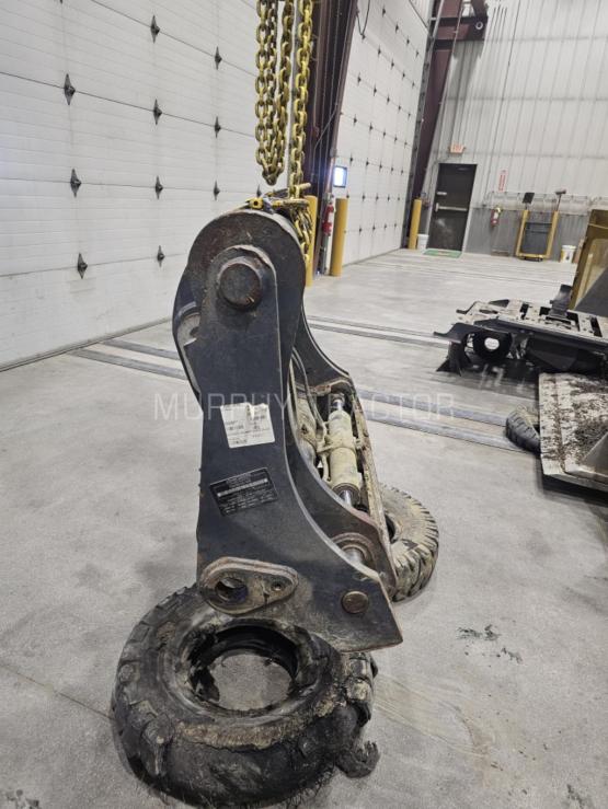 John Deere 524 P HI VIS Coupler — 555 51237.15388