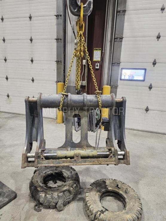 John Deere 524 P HI VIS Coupler photo 3