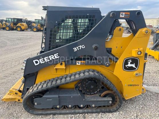 2023 John Deere 317G photo 4