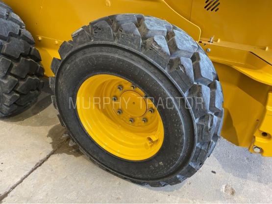 2025 John Deere 324G — 555 51420.13751
