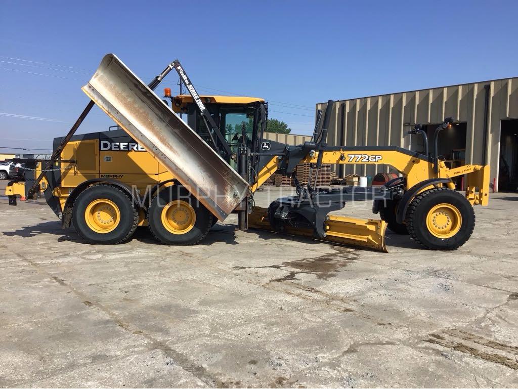 2020 John Deere 772GP Image 7
