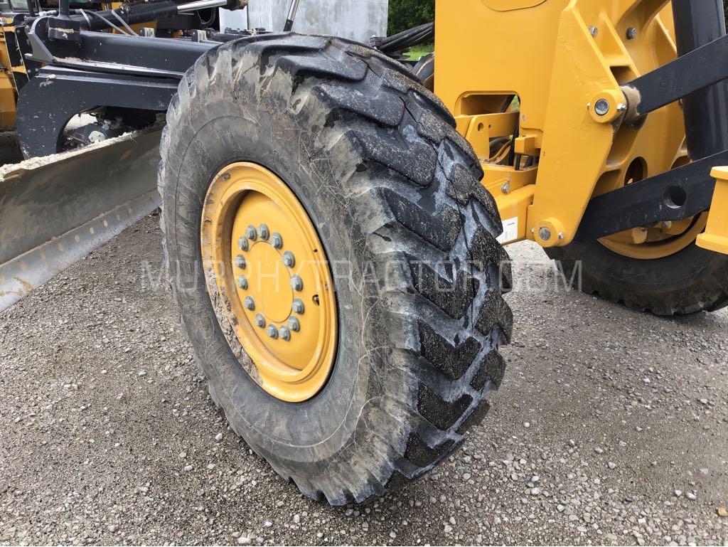 2020 John Deere 772G Image 18