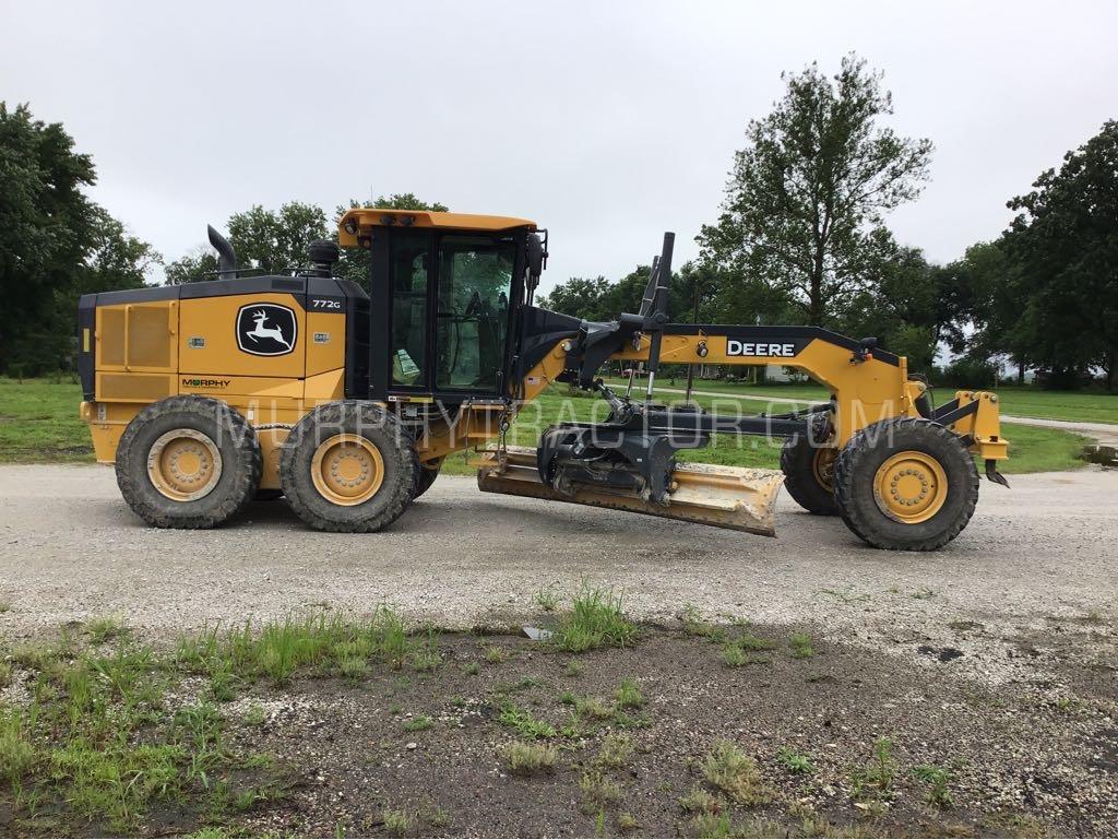 2020 John Deere 772G Image 7