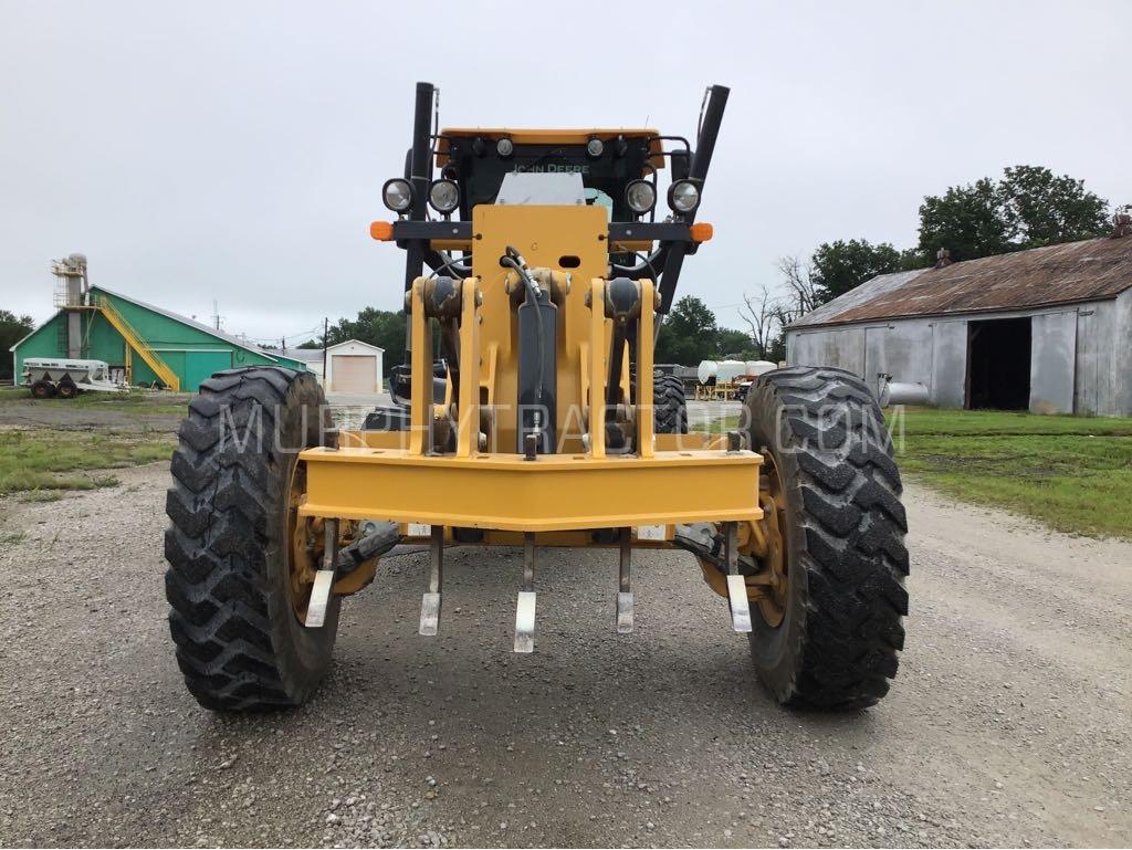 2020 John Deere 772G Image 9