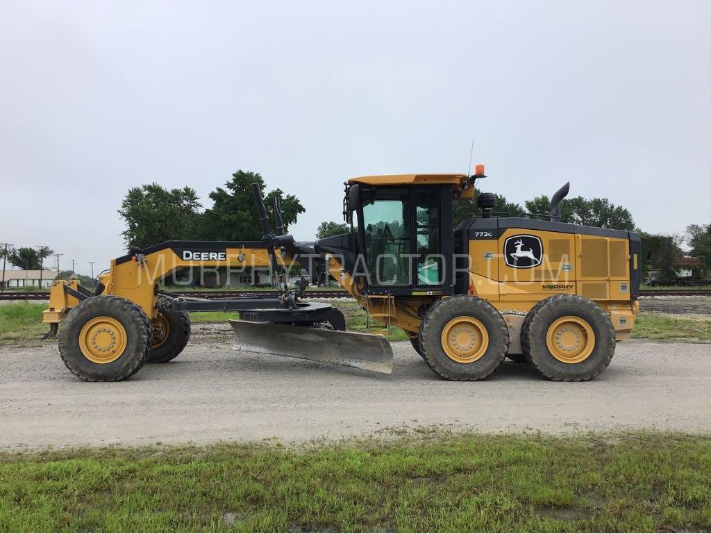 2020 John Deere 772G Image 3