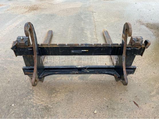 John Deere 310SL Fork Set — 555 51725.15576