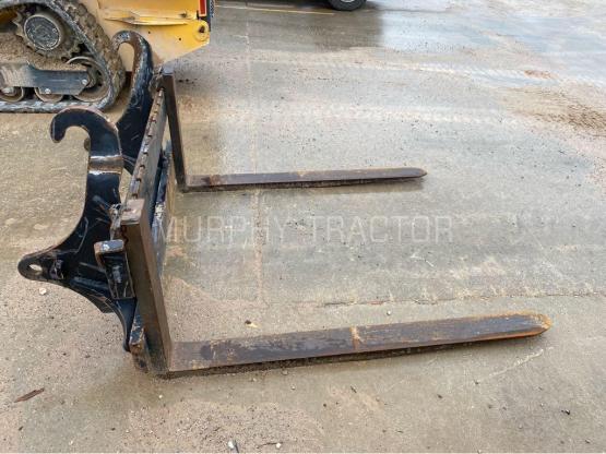 John Deere 310SL Fork Set photo 1