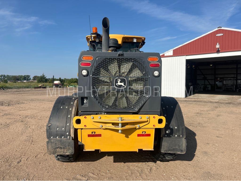 2019 John Deere 672G Image 5