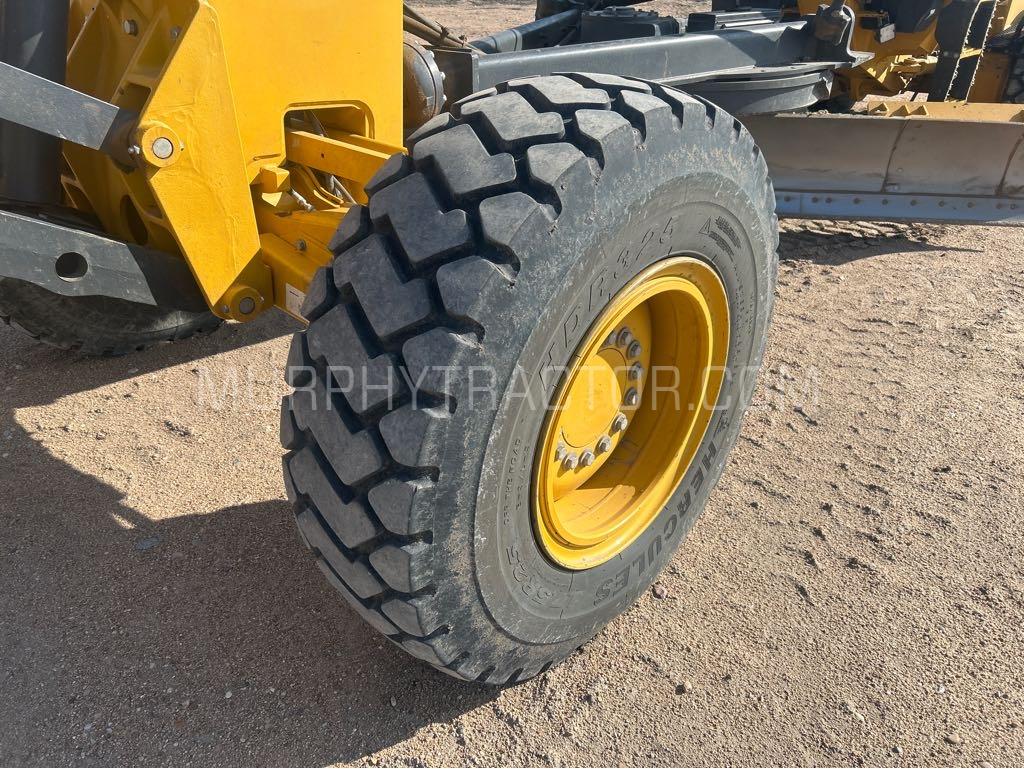 2019 John Deere 672G Image 13