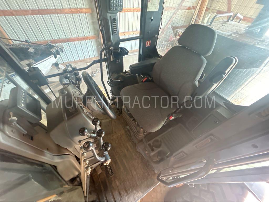 2019 John Deere 672G Image 11