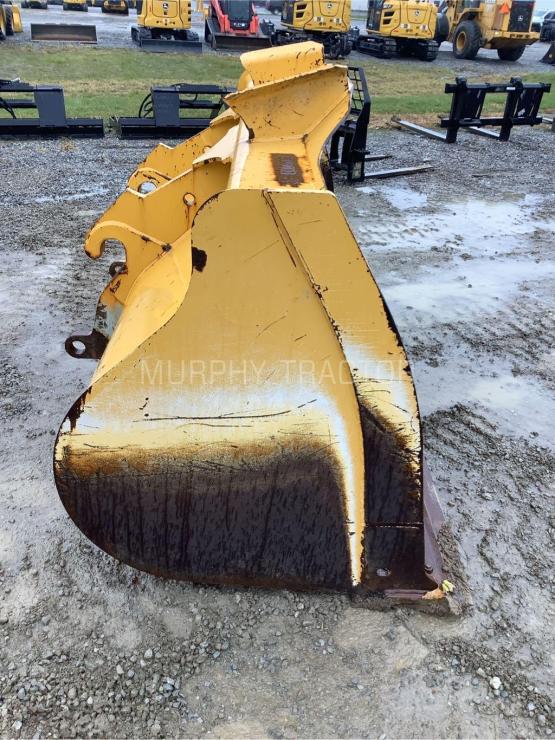 John Deere 444-624 2.75 CY JRB Coupler Bucket — 555 53261.15388