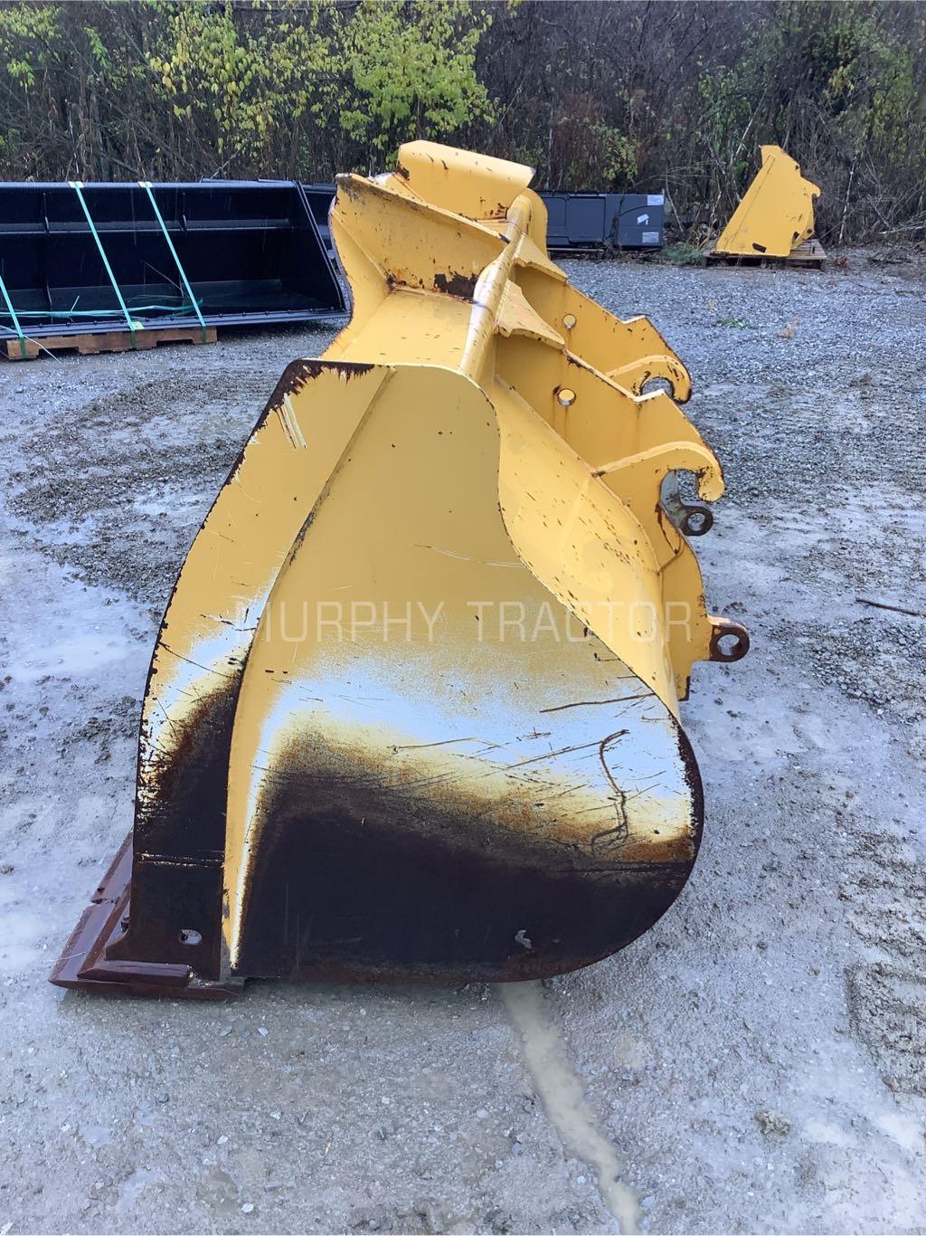 John Deere 444-624 2.75 CY JRB Coupler  Bucket Image 6
