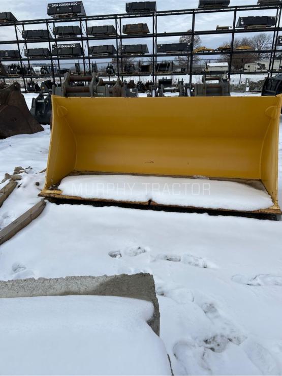 John Deere 444 2.5 CY P/O Bucket photo 1