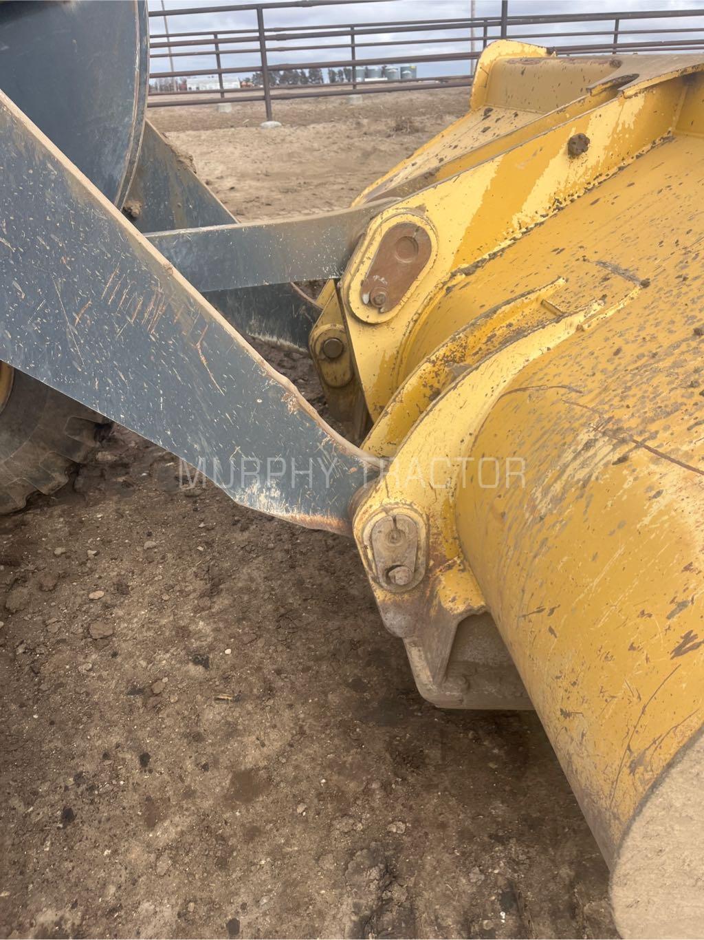 2005 John Deere 624J Image 17